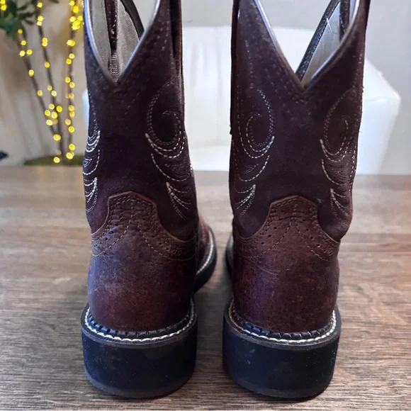 Ariat Women’s Brown Leather Western Boots Size 7B Distressed Cowboy - Picture 3 of 9